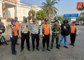 Bersama Personil TNI-Polri, Sudinhub Jakut Gelar Operasi Lintas Jaya 2024 di Terminal Priok 17