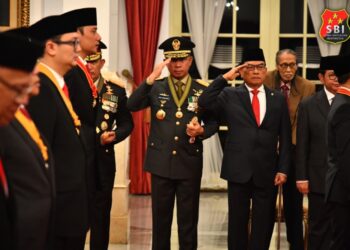 Panglima TNI Hadiri Upacara Penganugerahan Tanda Kehormatan RI di Istana Negara 19