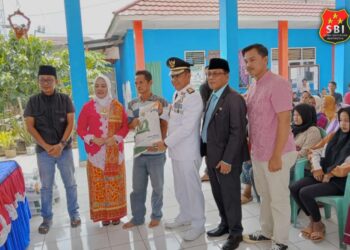PJ Bupati Empat Lawang Secara Simbolis Salurkan Bantuan Pangan di Kantor Camat Tebing Tinggi 21