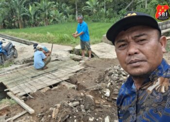 Swadaya Masyarakat Desa Tanjung Alam Dalam Pembangunan Jalan dan Plat Deuker 18