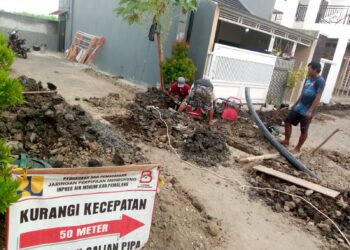 Keluhan Warga Tak Direspon! Proyek Galian Pipa Saluran Air Bersih Diduga Milik PU Kabupaten Pemalang Rusak Jalan, Rusak Kenyamanan dan Keindahan 13