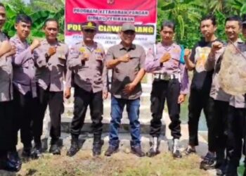 Berdayakan SDM Masyarakat Desa Kadurama H. Mustarom Kelola Budidaya Ikan Lele  13