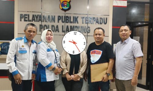Tidak Terima Difitnah Hamil, Siswi SMKN 1 Braja Selebah Didampingi PPWI Laporan ke Polda Lampung 4