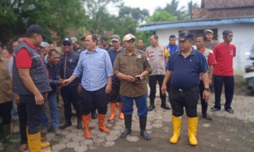 Banjir di Pangandaran: Bupati, BPBD, Kapolres, Kapolsek dan TNI Tinjau Lokasi Berikan Bantuan 7