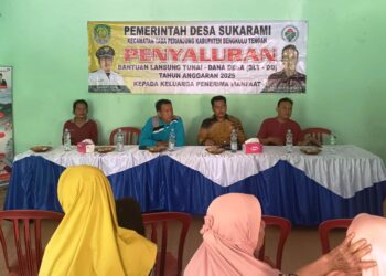 Pemdes Sukarami Bengkulu Tengah Salurkan BLT-DD 2025 kepada Warga Penerima 2
