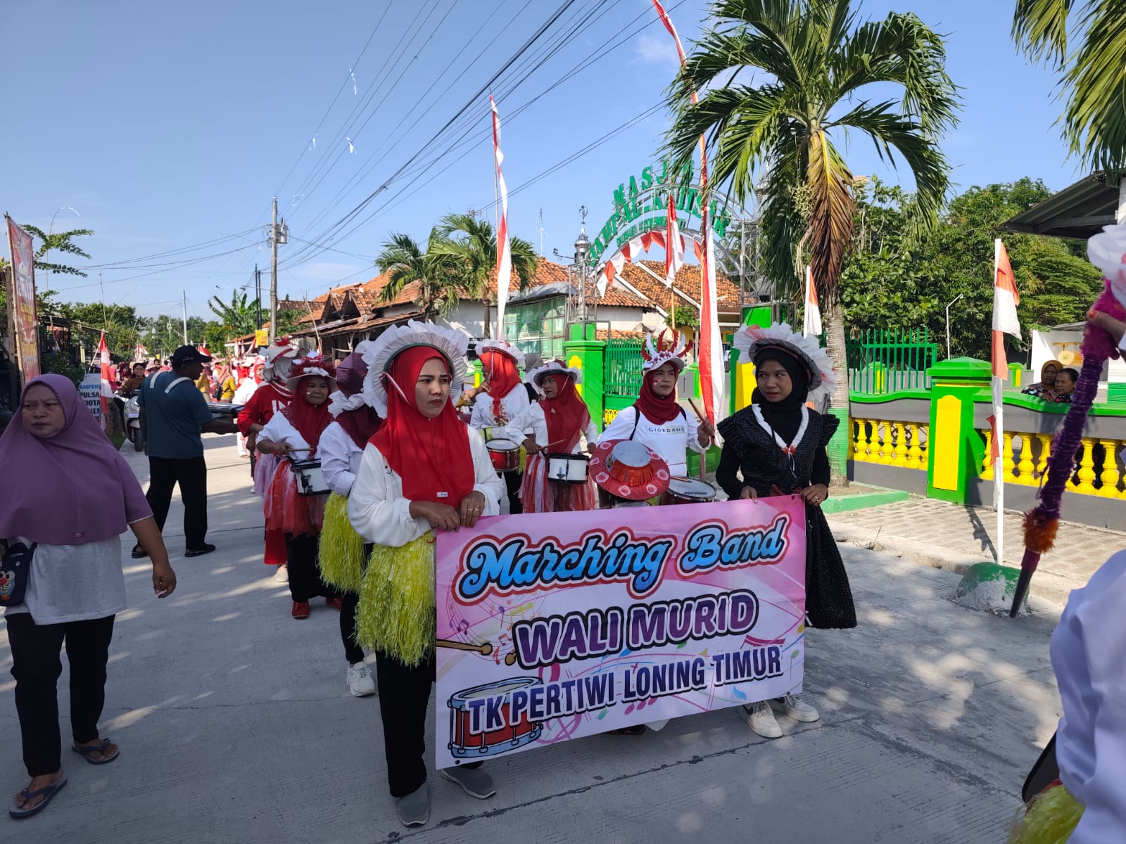 Kemeriahan Karnaval Pendidikan di Kecamatan Petarukan: Ribuan Anak dan Orang Tua Turut Ambil Bagian 1 Kemeriahan Karnaval Pendidikan di Kecamatan Petarukan: Ribuan Anak dan Orang Tua Turut Ambil Bagian 1
