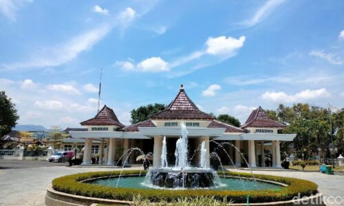 pendopo-bupati-majalengka-1_169 Dugaan Monopoli Beberapa Proyek APBD Majalengka Jadi Sorotan Publik 5