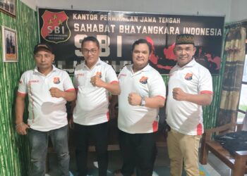 Masyarakat Pemalang Desak Kadisdik Bertindak Terkait Program "Inspiring Teacher" dan Beredarnya Foto Mesra Kepala Sekolah dan Guru 15
