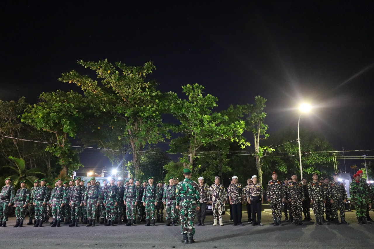 Patroli Gabungan Kodim 0708 Purworejo Bersama Ormas untuk Perkuat Keamanan Wilayah 2 Patroli Gabungan Kodim 0708 Purworejo Bersama Ormas untuk Perkuat Keamanan Wilayah 2