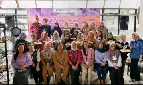 CSR Jakpro Perkuat Perempuan Rentan Dengan Program Keterampilan Keramik 4