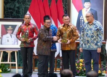 Pemkot Jakut Raih Penghargaan Informasi Publik Bersama 4 Kecamatan & 14 Kelurahan 18