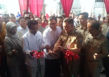 Sebut Nama Gubernur, Walikota Jakut Resmikan Jalan Tembus RW 17 - 22 Kelapa Gading 1