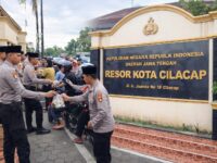 Polresta Cilacap Berbagi Takjil, Wujud Kepedulian Nyata di Bulan Ramadan di Jawa Tengah 25