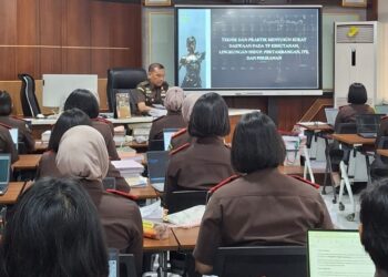 Jaksa Ahli Utama Dr Fri Hartono Bekali Siswa PPPJ Dengan Teknik dan Praktik Melengkapi Berkas Perkara 1