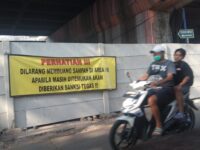TPS Kencana Ditutup Pagar Beton, Lurah: Kami Berlakukan Jam Operasional 7