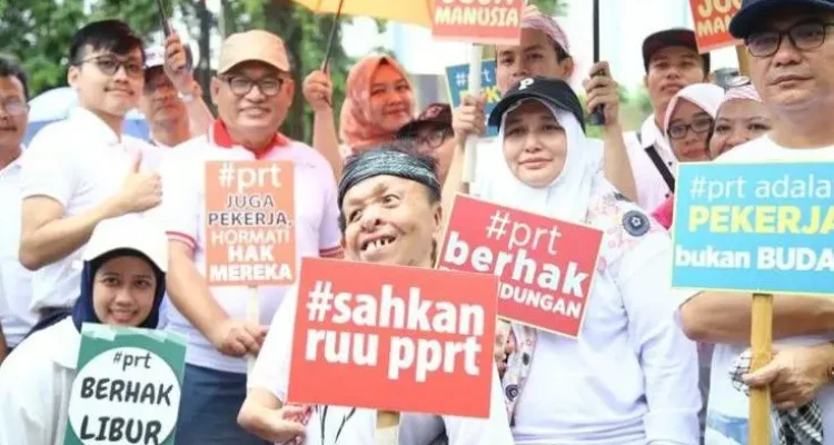 DPR sahkan Undang-Undang Perlindungan Pekerja Rumah Tangga – 'Ini perjuangan perempuan selama 22 tahun' 1