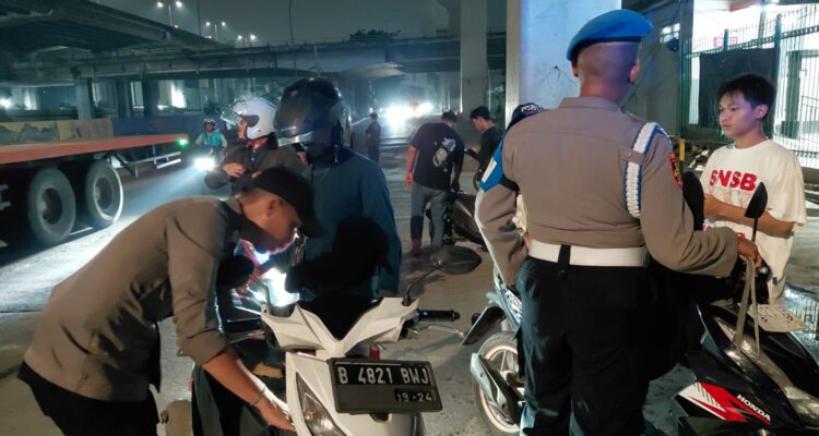 ‎Tingkatkan Patroli, Polsek Pademangan Amankan Dua Terduga Pelaku Narkotika  1