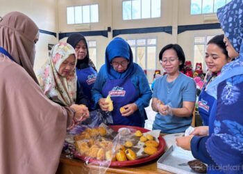Puluhan Warga Jakut Ikuti Pelatihan Gratis Membuat Kue 17