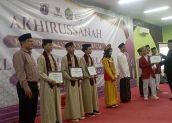 Pondok Pesantren Nurul Jalan Gelar Wisuda Santri di Komplek Walikota Jakut 18
