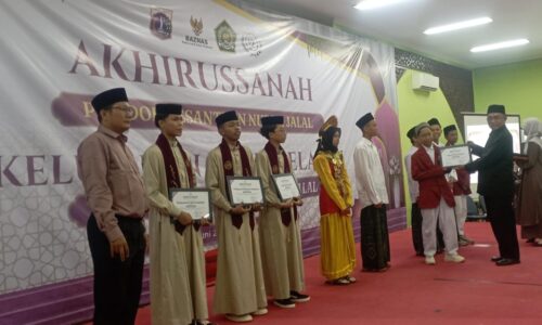 Pondok Pesantren Nurul Jalan Gelar Wisuda Satri di Komplek Walikota Jakut 6