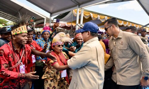 Panglima TNI Dampingi Presiden RI Hadiri Puncak PENAS Petani dan Nelayan XVII Tahun 2026 di Gorontalo 6