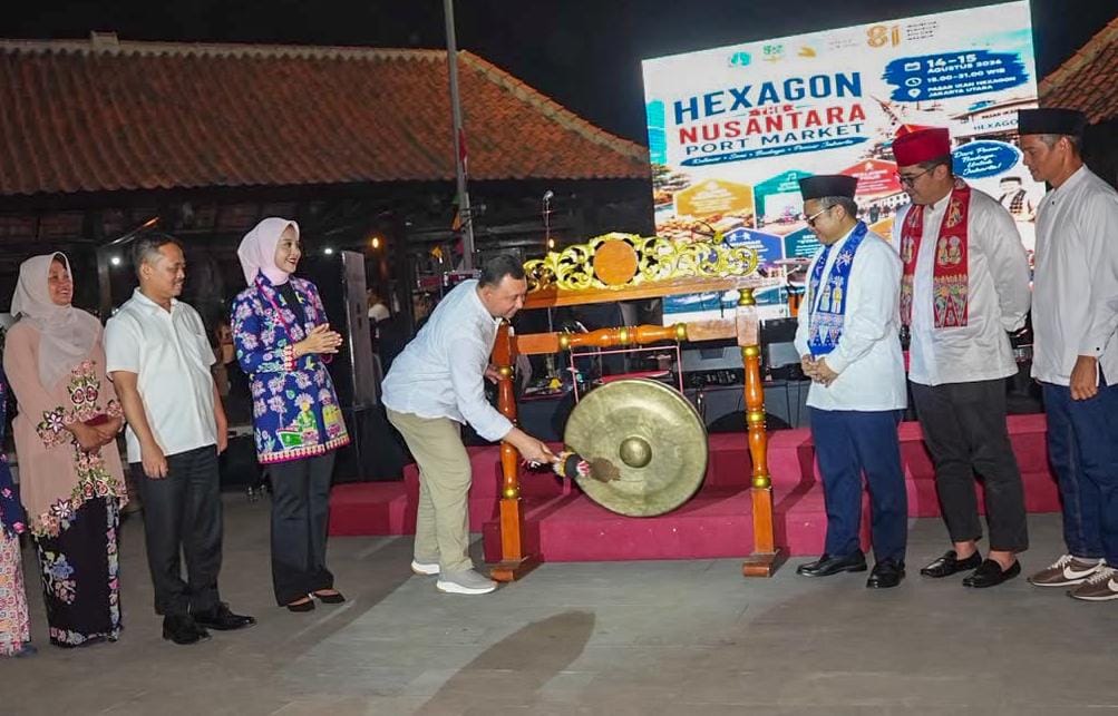 Walikota Jakut Hendra Hidayat Buka Pasar Hexagon Warisan Pesisir Nusantara 1 Walikota Jakut Hendra Hidayat Buka Pasar Hexagon Warisan Pesisir Nusantara 1