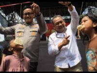Camat Penjaringan Pastikan Bantuan Sembako Presiden RI Tepat Sasaran 7