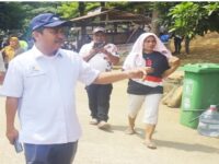 Warga Penjaringan Antusias Terima Bantuan Sembako Presiden RI, Dewan Kota: Momentum yang Tepat 7