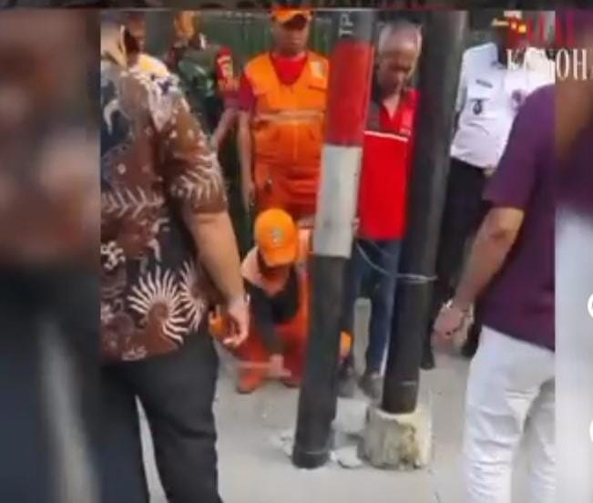 Bongkar Tiang Kabel Internet Tanpa Izin, Lurah Papanggo Dapat Pujian 1 Bongkar Tiang Kabel Internet Tanpa Izin, Lurah Papanggo Dapat Pujian 1