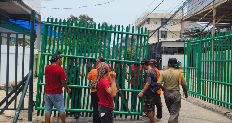 Perjuangan Warga RW 18 Sunter Agung Berbuah Hasil, Gerbang Pengaman Kembali Berdiri 2