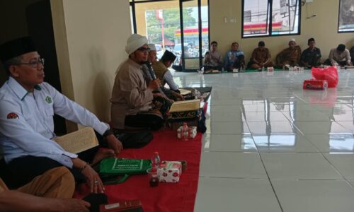 Pererat Silaturahmi Dengan Ulama, Kapolsek Pamarayan Hadiri Pengajian Ulama dan Umara Tingkat Kecamatan Bandung 10