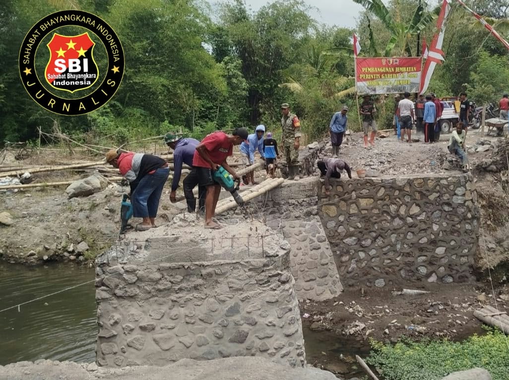 Hampir Setahun Terisolasi, Warga Plalangan Kini Kembali Tersenyum: Jembatan Perintis Garuda Dibangun TNI 2 Hampir Setahun Terisolasi, Warga Plalangan Kini Kembali Tersenyum: Jembatan Perintis Garuda Dibangun TNI 2