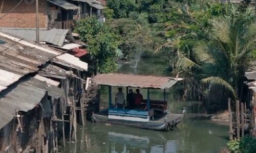 Puluhan Tahun Tak Tersentuh Normalisasi: Kali Tirem Kian Menyempit, Kumuh, dan Terancam Hilang 6